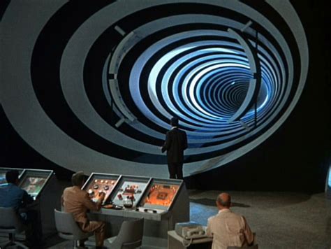 Een Schitterende Reis Door de Tijd: The Time Tunnel een Klassieke Science Fiction Serie Vol Met Spannende Avonturen en Mysterieuze Gebeurtenissen